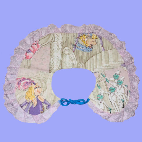 Miss Pig And Frog/Floral Reversible Lace Collar